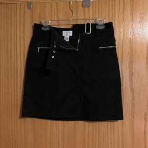 Black skirt with zip pockets